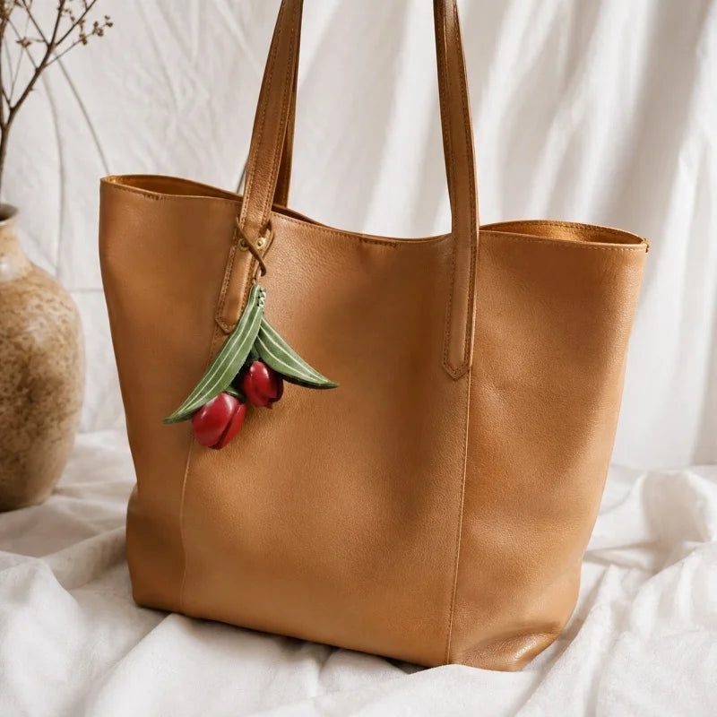 Handmade Tulip Leather Bag Charm – Full-Grain Cowhide Flower Pendant | Artisan Handcrafted Accessory | Unique Leather Handbag Decoration