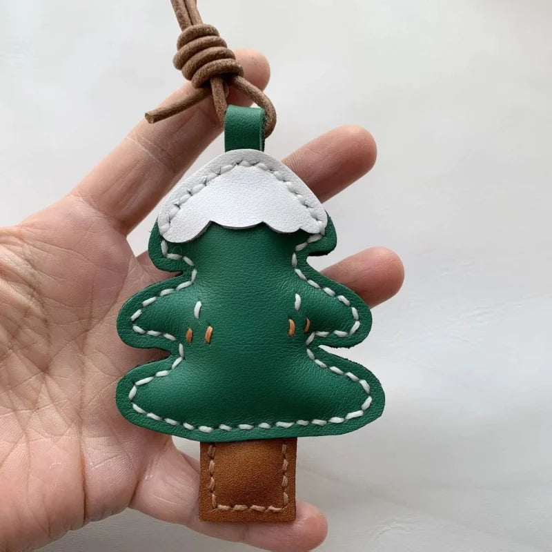 Christmas Tree Leather Bag Charm – Handmade Full-Grain Cowhide Pendant | Vintage Festive Keychain | Classic Holiday Gift for Handbags