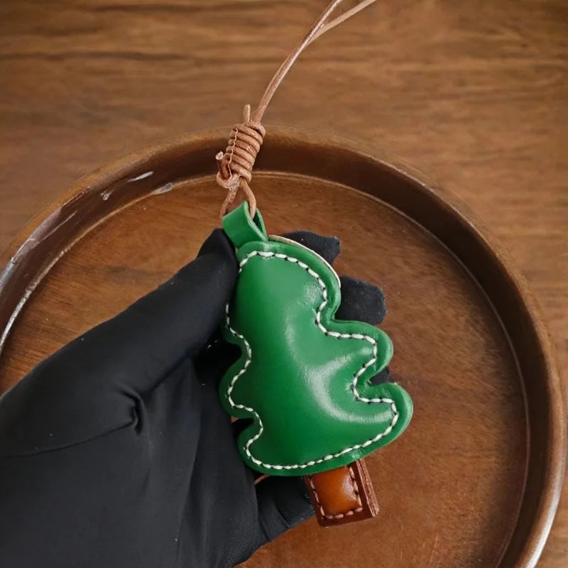 Christmas Tree Leather Bag Charm – Handmade Full-Grain Cowhide Pendant | Vintage Festive Keychain | Classic Holiday Gift for Handbags
