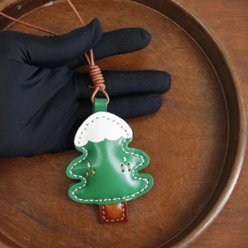 Christmas Tree Leather Bag Charm – Handmade Full-Grain Cowhide Pendant | Vintage Festive Keychain | Classic Holiday Gift for Handbags