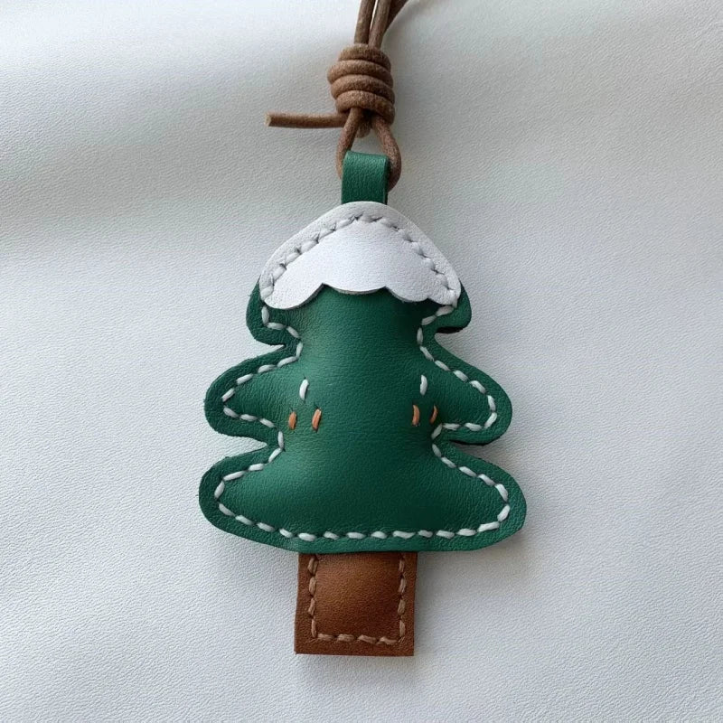 Christmas Tree Leather Bag Charm – Handmade Full-Grain Cowhide Pendant | Vintage Festive Keychain | Classic Holiday Gift for Handbags
