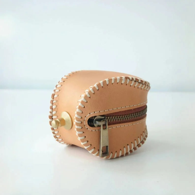 Vintage Baseball-Inspired Leather Coin & Lipstick Case – Handmade Mini Bag Charm | Creative Retro Design with Zipper Closure | Unique Gift & Accessory