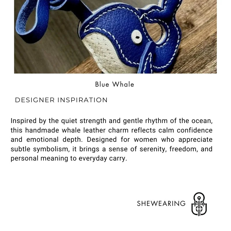 Dije de piel de ballena para bolso – Llavero y colgante de cuero azul hecho a mano por un diseñador | Accesorio minimalista inspirado en el océano | Un regalo ideal para ella