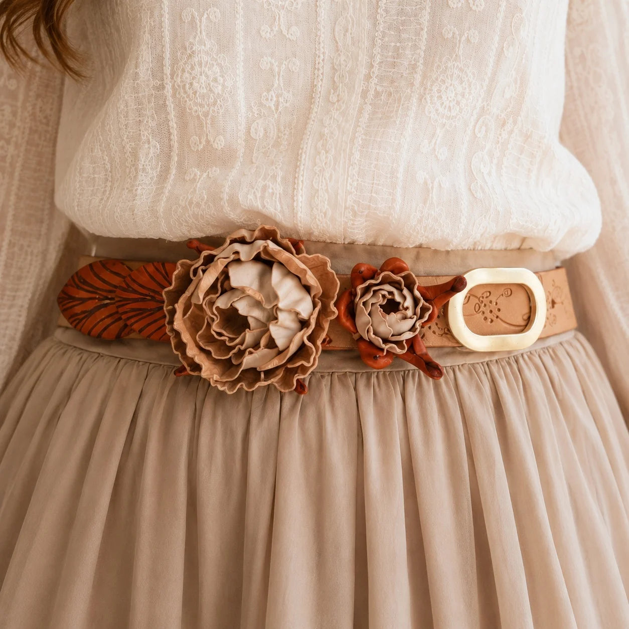 Antique Rose Bloom Leather Floral Waist Belt – Handcrafted Vegetable-Tanned Leather Flower Belt for Dresses, Skirts & Light Outerwear