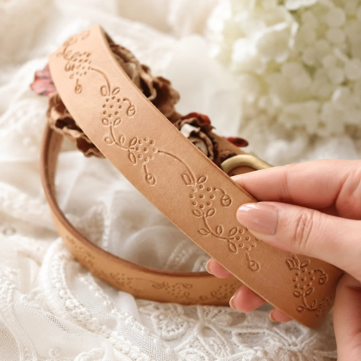 Antique Rose Bloom Leather Floral Waist Belt – Handcrafted Vegetable-Tanned Leather Flower Belt for Dresses, Skirts & Light Outerwear