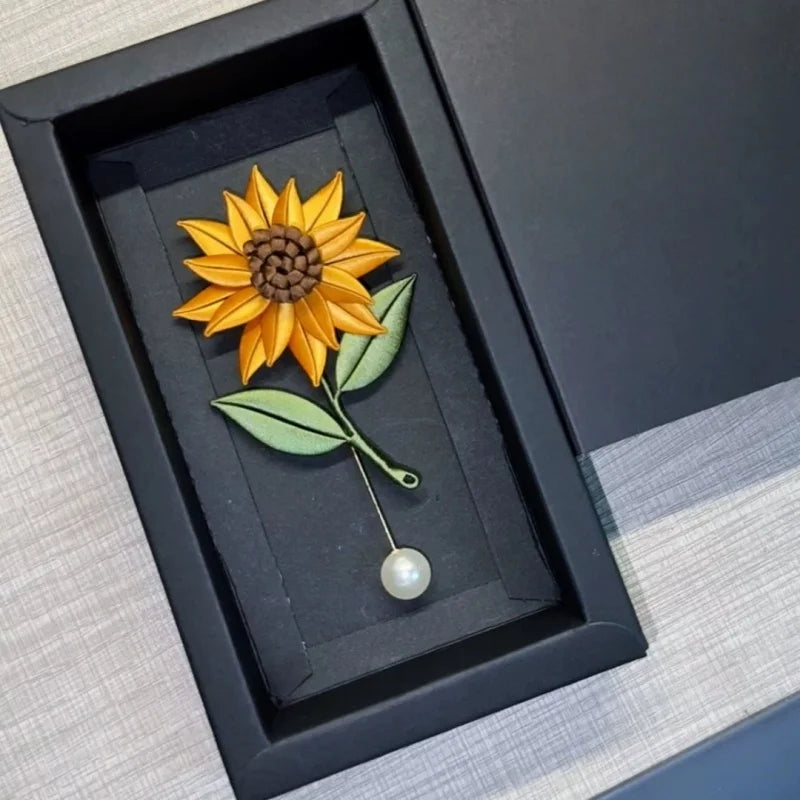 Traditional Chanhua Sunflower Brooch – Handmade Silk-Wrapped Floral Lapel Pin | Elegant Fashion Accessory & Gift for Women