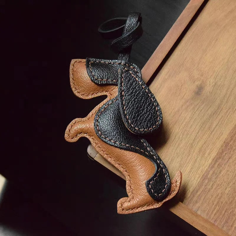 Basset Hound Leather Bag Charm – Handmade Full-Grain Lambskin Pendant | Long-Eared Dog Keychain | Artisan Gift for Pet Lovers