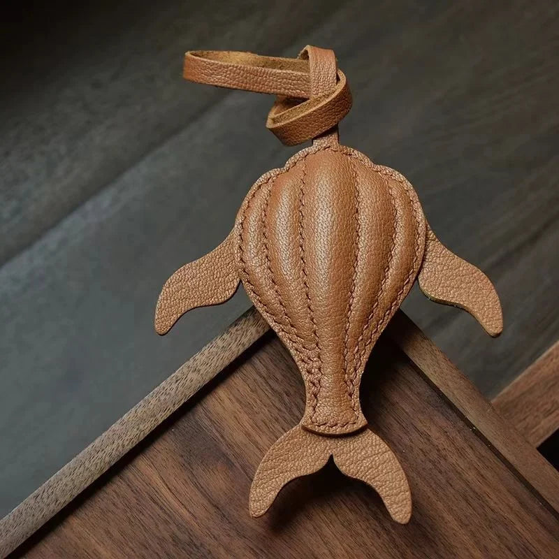 Minimalist Whale Leather Bag Charm – Handmade Full-Grain Leather Pendant | Ocean-Inspired Keychain Accessory | Elegant Gift for Women