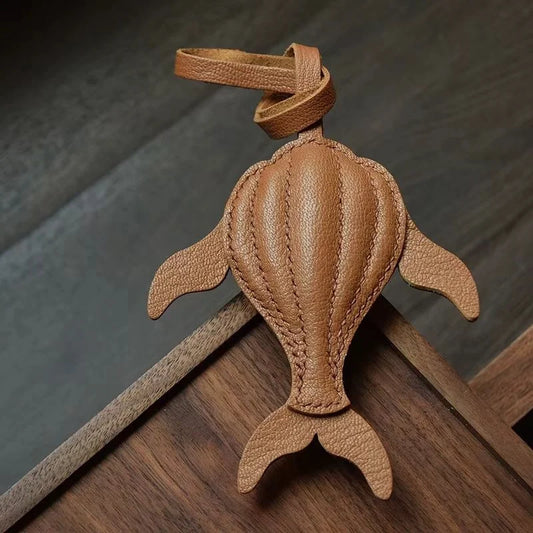 Minimalist Whale Leather Bag Charm – Handmade Full-Grain Leather Pendant | Ocean-Inspired Keychain Accessory | Elegant Gift for Women