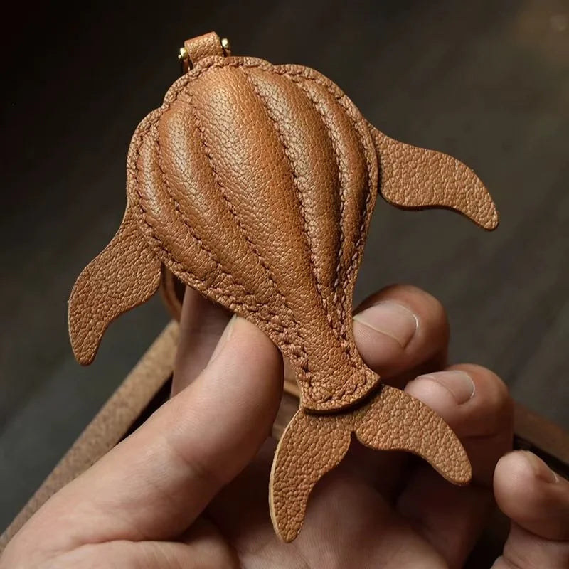 Minimalist Whale Leather Bag Charm – Handmade Full-Grain Leather Pendant | Ocean-Inspired Keychain Accessory | Elegant Gift for Women