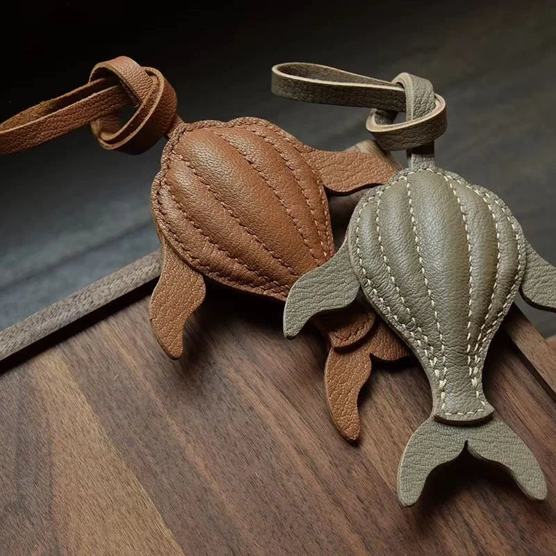 Minimalist Whale Leather Bag Charm – Handmade Full-Grain Leather Pendant | Ocean-Inspired Keychain Accessory | Elegant Gift for Women