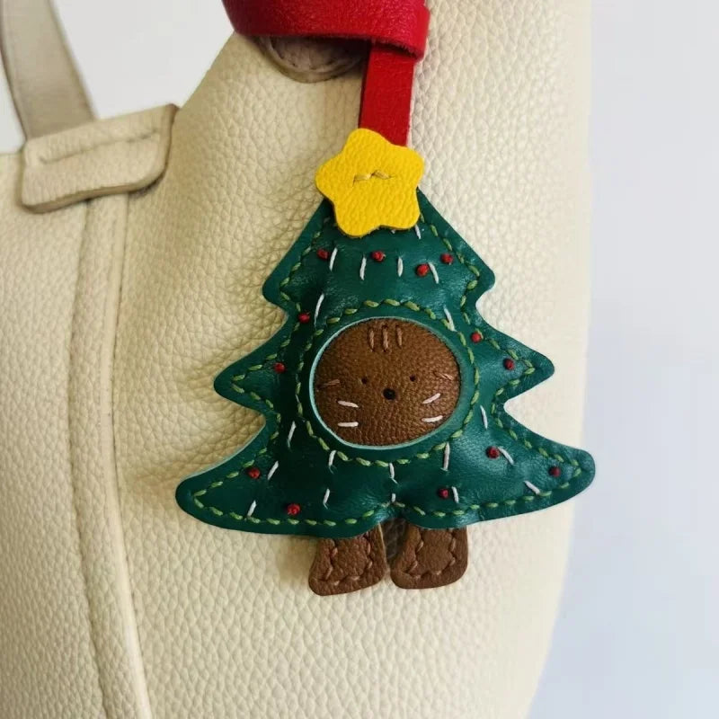 Handcrafted Christmas Tree Bear Leather Bag Charm – Full-Grain Sheepskin Holiday Pendant | Cute Festive Accessory for Handbags & Car Keys | Handmade Gift for Women