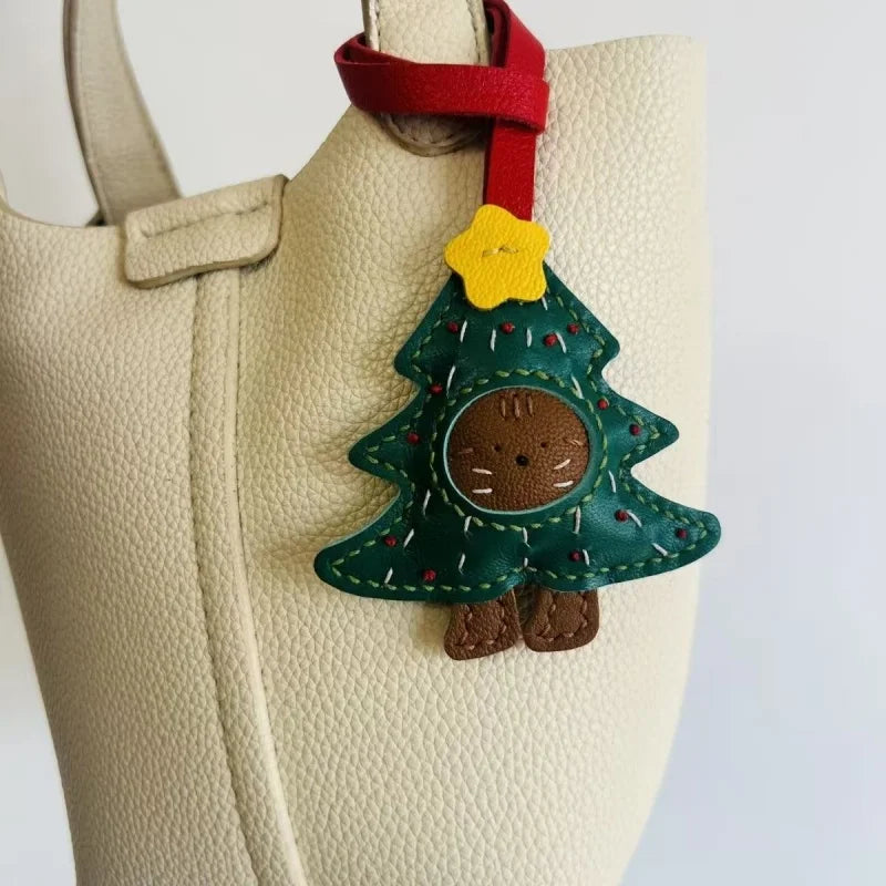 Handcrafted Christmas Tree Bear Leather Bag Charm – Full-Grain Sheepskin Holiday Pendant | Cute Festive Accessory for Handbags & Car Keys | Handmade Gift for Women