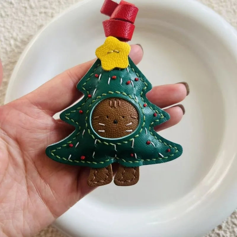 Handcrafted Christmas Tree Bear Leather Bag Charm – Full-Grain Sheepskin Holiday Pendant | Cute Festive Accessory for Handbags & Car Keys | Handmade Gift for Women