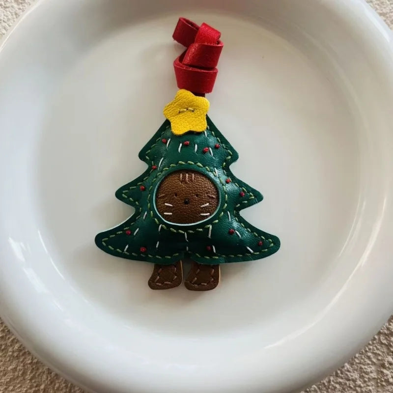 Handcrafted Christmas Tree Bear Leather Bag Charm – Full-Grain Sheepskin Holiday Pendant | Cute Festive Accessory for Handbags & Car Keys | Handmade Gift for Women
