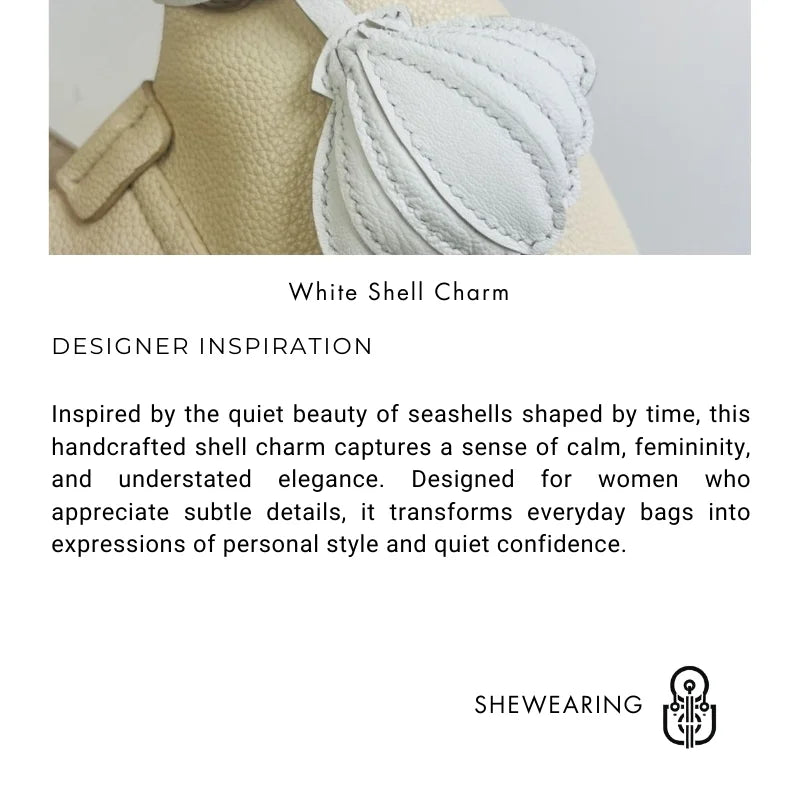 Charm para bolso de piel de concha blanca hecho a mano – Llavero de suave piel de oveja | Accesorio minimalista para bolso de inspiración costera | Regalo elegante para ella