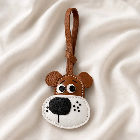 Dije y llavero de cuero hecho a mano con forma de cachorro para bolso – Precioso colgante artesanal con cara de perro | Accesorio de cuero para bolso | Regalo para ella