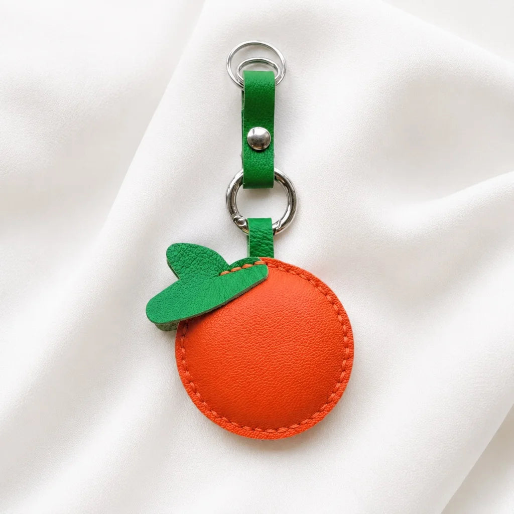 Dije de cuero naranja para bolso – Colgante de fruta de piel de vaca hecho a mano | Bonito llavero de cítricos | Regalo creativo para parejas y mejores amigas