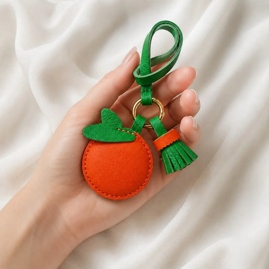 Dije de cuero naranja para bolso – Colgante de fruta de piel de vaca hecho a mano | Bonito llavero de cítricos | Regalo creativo para parejas y mejores amigas