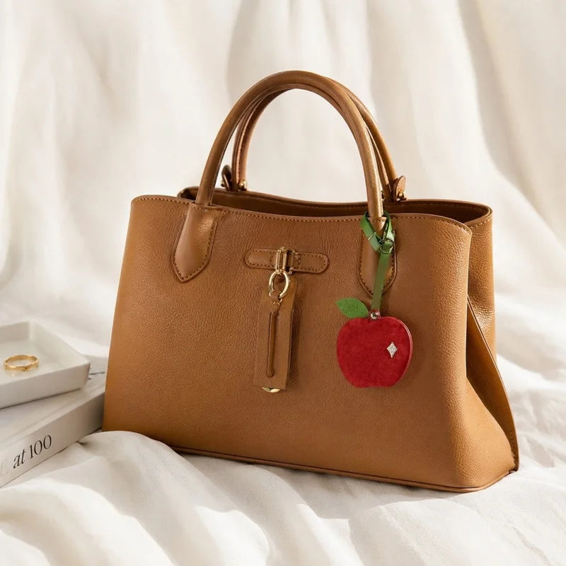 Dije de espejo de cuero con temática de manzana para bolso – Espejo compacto de cuero flor hecho a mano | Accesorio ideal para bolsos, viajes y retoques diarios