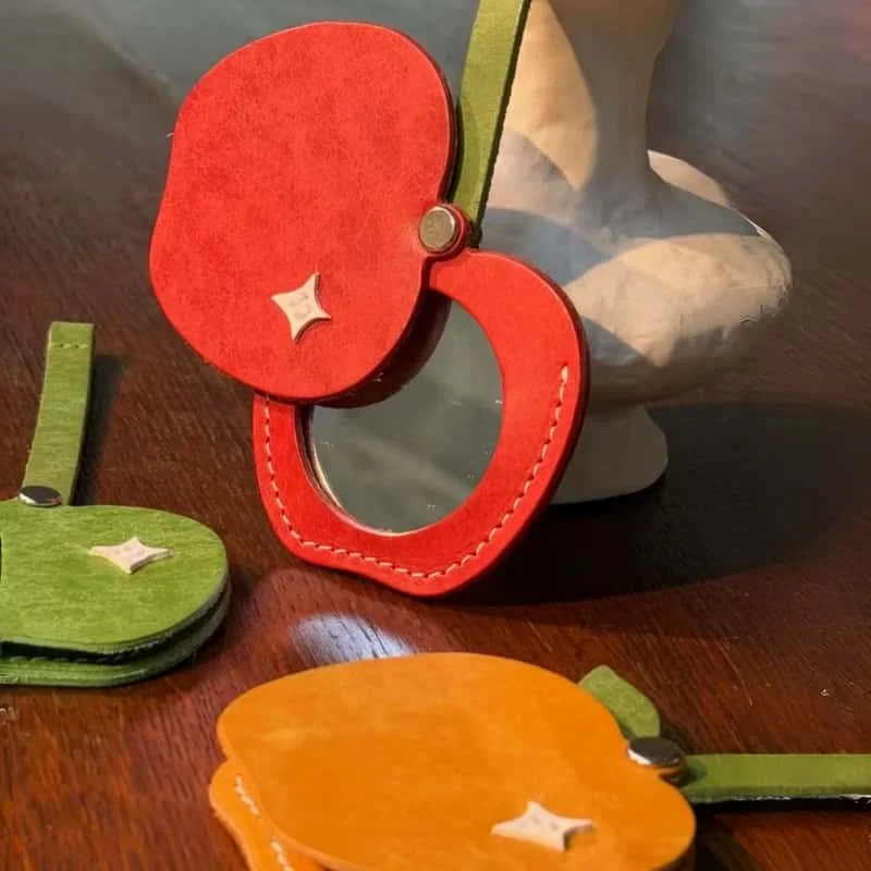 Apple-Themed Leather Mirror Bag Charm – Handmade Full-Grain Leather Compact Mirror | Cute Accessory for Handbags, Travel & Everyday Touch-Ups