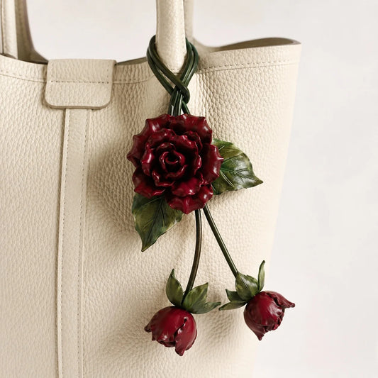 Llavero de Cuero Cascada Rosa Borgoña Hecho a Mano Colgante Floral para Bolso Regalo para ella