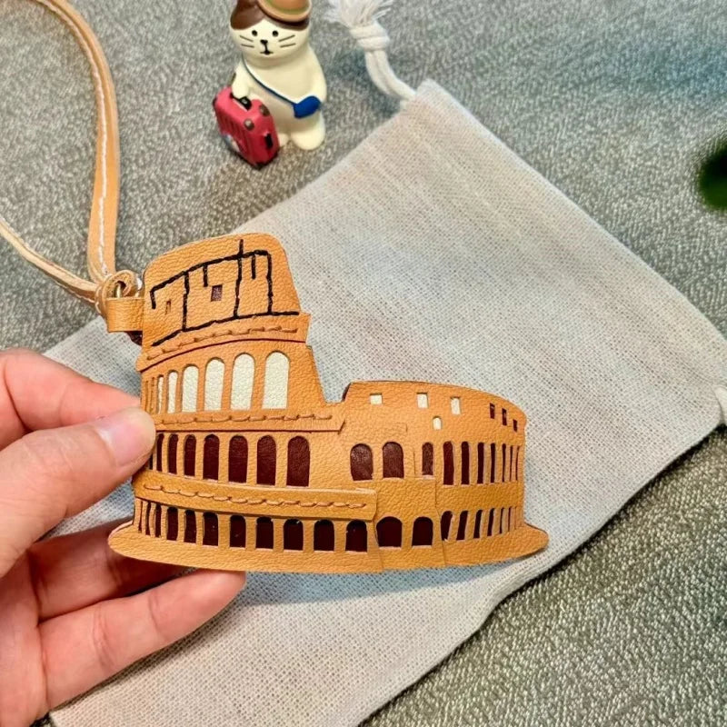 Roman Colosseum Leather Bag Charm – Handmade Full-Grain Landmark Pendant | Artistic Travel-Inspired Accessory for Handbags & Backpacks | Elegant Gift for Women Who Love Culture & History