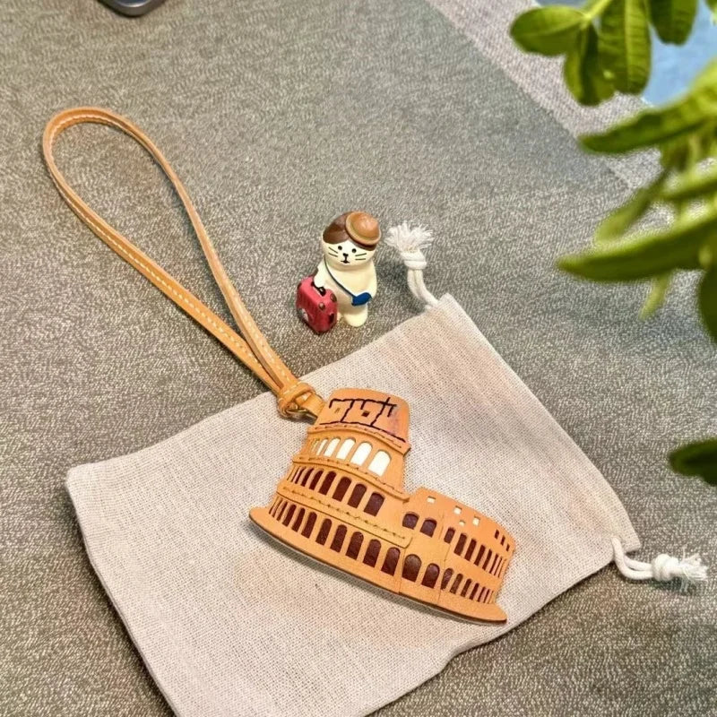Roman Colosseum Leather Bag Charm – Handmade Full-Grain Landmark Pendant | Artistic Travel-Inspired Accessory for Handbags & Backpacks | Elegant Gift for Women Who Love Culture & History