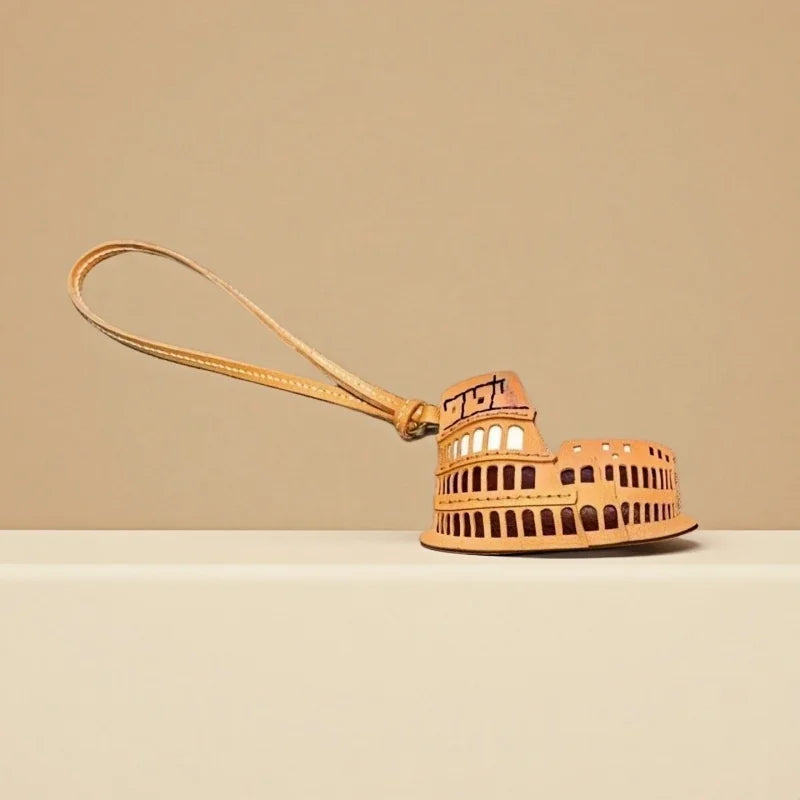 Roman Colosseum Leather Bag Charm – Handmade Full-Grain Landmark Pendant | Artistic Travel-Inspired Accessory for Handbags & Backpacks | Elegant Gift for Women Who Love Culture & History