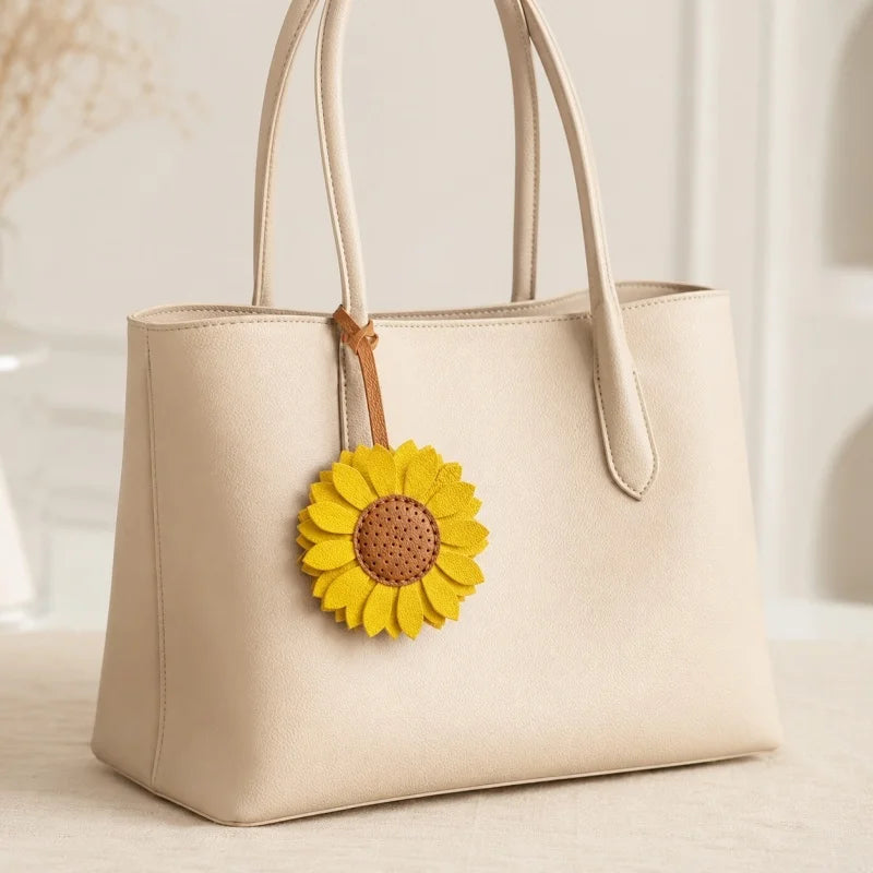 Colgante de cuero de girasol para bolso – Colgante floral hecho a mano de cuero auténtico con correa | Llavero alegre accesorio para bolso | Regalo para ella