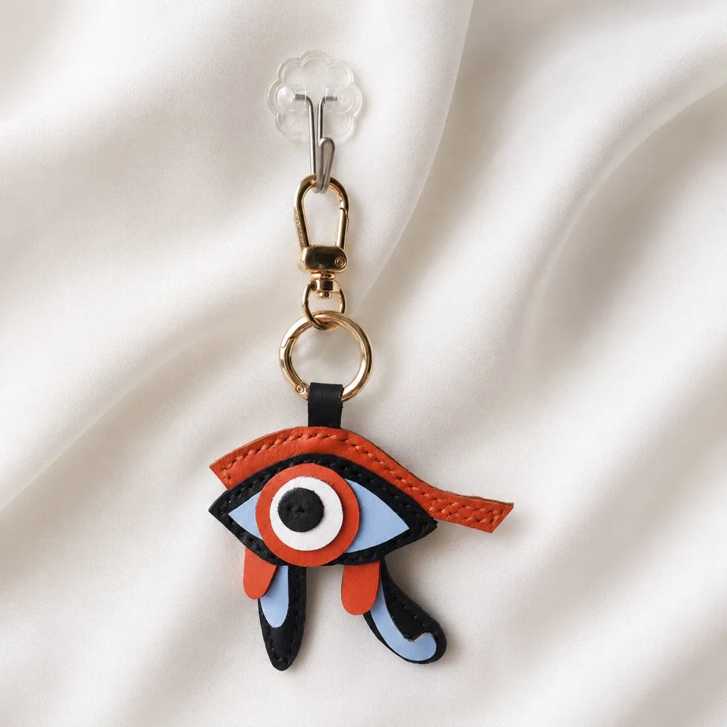 Amuleto para bolso de piel de cabra Ojo Místico de Horus – Llavero hecho a mano | Talismán egipcio de protección | Colgante de la suerte para bolsos