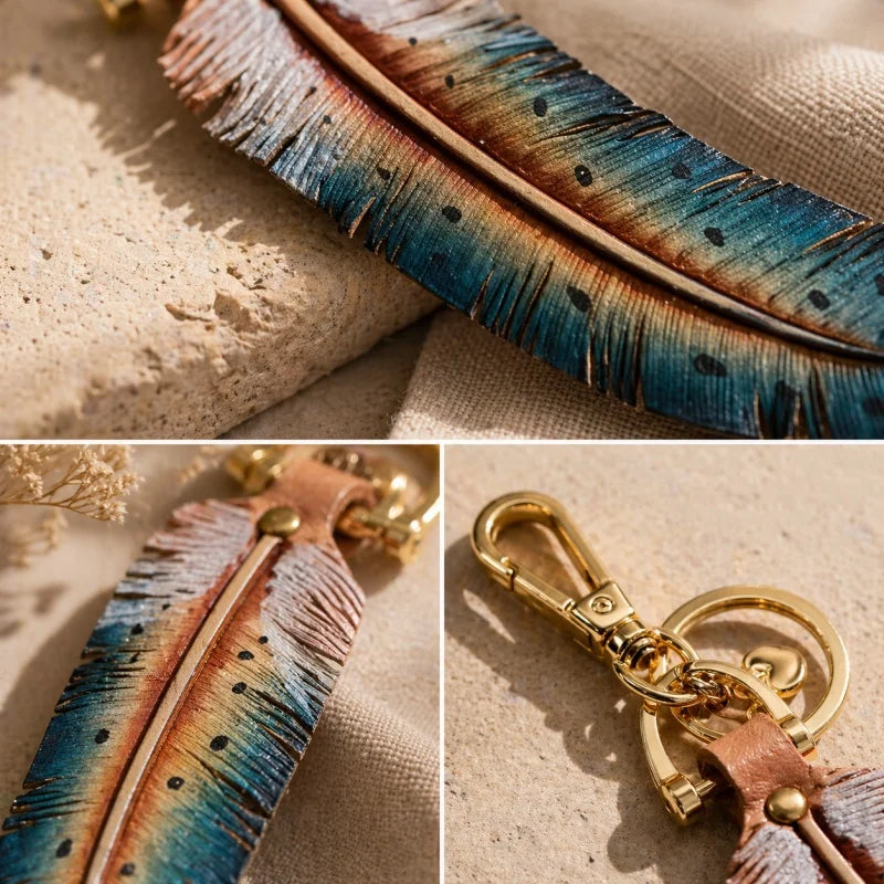 Dije original de pluma nórdica de cuero genuino: accesorio para bolso o llavero de piel de vacuno de plena flor hecho a mano, etéreo y elegante, el regalo perfecto para amantes de la naturaleza.