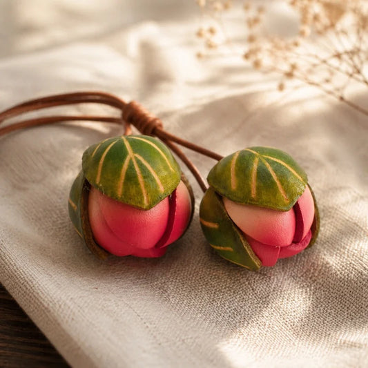 Joyful Bloom Leather Bag Charm – Handmade Full-Grain Leather Flower Pendant | Botanical-Inspired Keychain | Unique Gift & Handbag Accessory