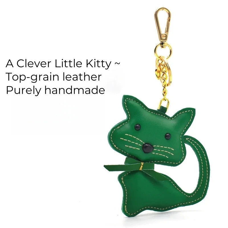 Nordic Gentle Cat Leather Bag Charm – Handmade Full-Grain Leather Keychain | Cute Animal Bookmark & Bag Pendant | Soft-Tone INS Gift for Cat Lovers