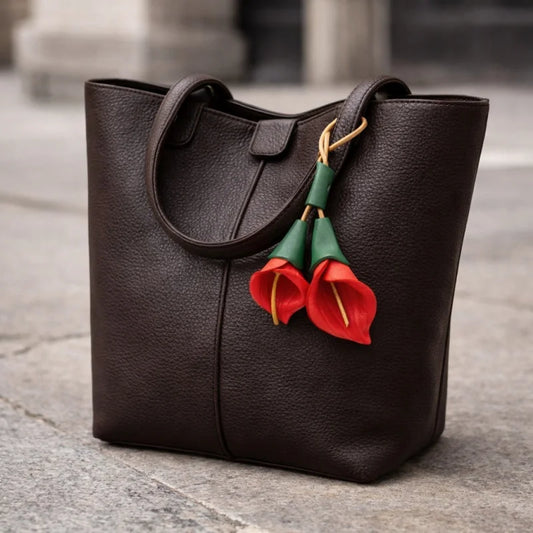 Lucky Anthurium Leather Bag Charm – Handmade Full-Grain Leather Floral Pendant | Nordic-Inspired Handbag Accessory Keychain | Gift for Her