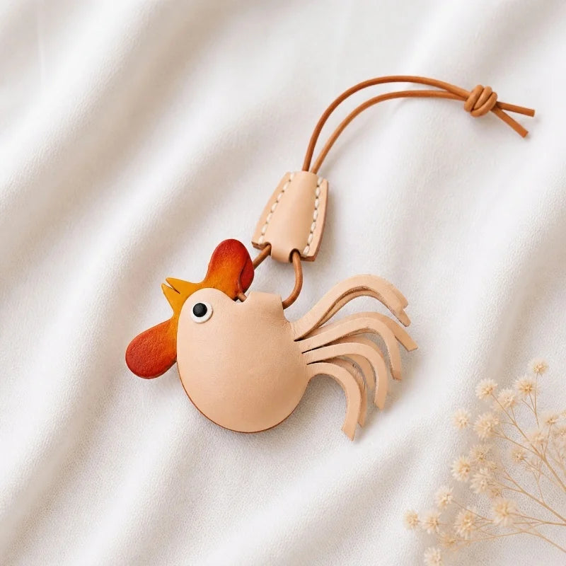 Amuleto de cuero con animal del zodiaco nórdico – Llavero de cuero de grano completo hecho a mano | Bonito colgante de animal para bolso | Regalo para ella