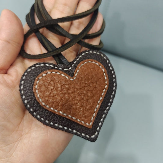 Handcrafted Vintage Heart Leather Bag Charm – Full-Grain Leather Pendant with Contrast Stitching | Timeless Neutral Accessory | Meaningful Gift for Her