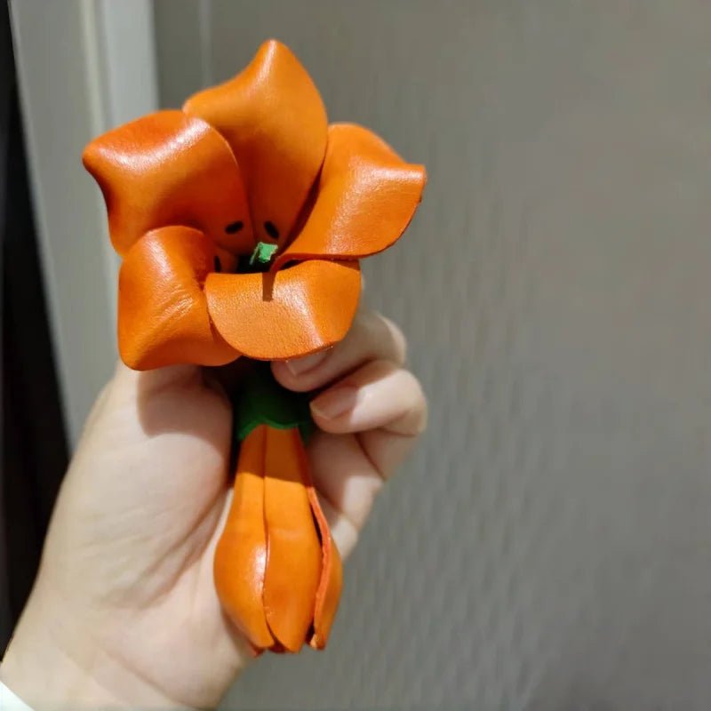 Blooming Leather Flower Bag Charm – Nordic Style Handmade Full - Grain Leather Floral Pendant | 3D Flower Keychain | Handcrafted Luxury Car & Bag Accessory - shewearing