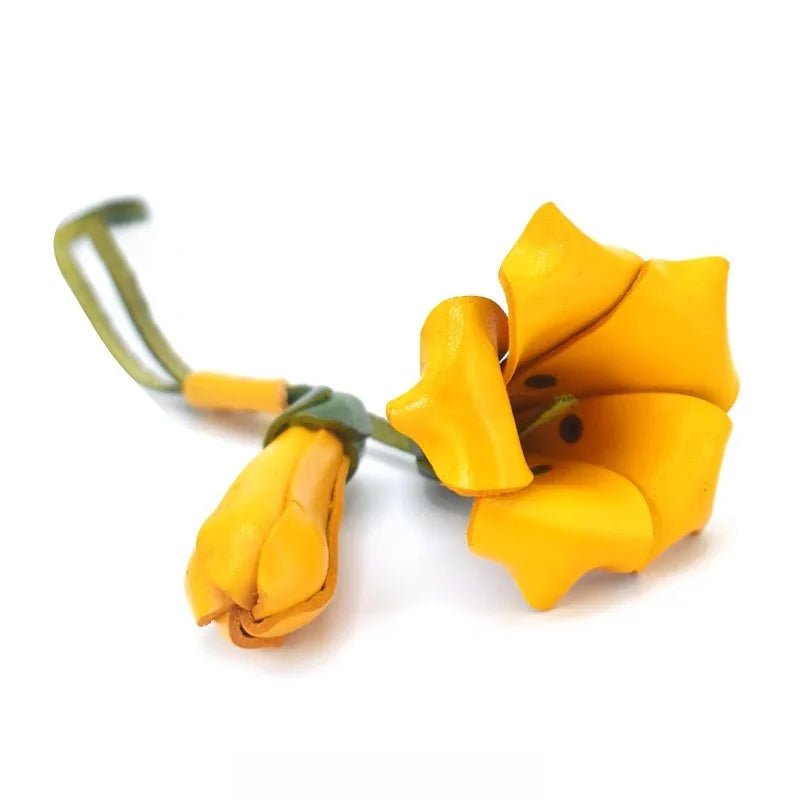 Blooming Leather Flower Bag Charm – Nordic Style Handmade Full - Grain Leather Floral Pendant | 3D Flower Keychain | Handcrafted Luxury Car & Bag Accessory - shewearing