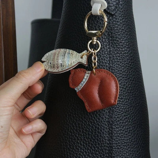 Cat & Fish Leather Bag Charm – Handmade French Goatskin Keychain | Whimsical Duo Pendant | Purse Accessory Gift for Cat Lovers - shewearing