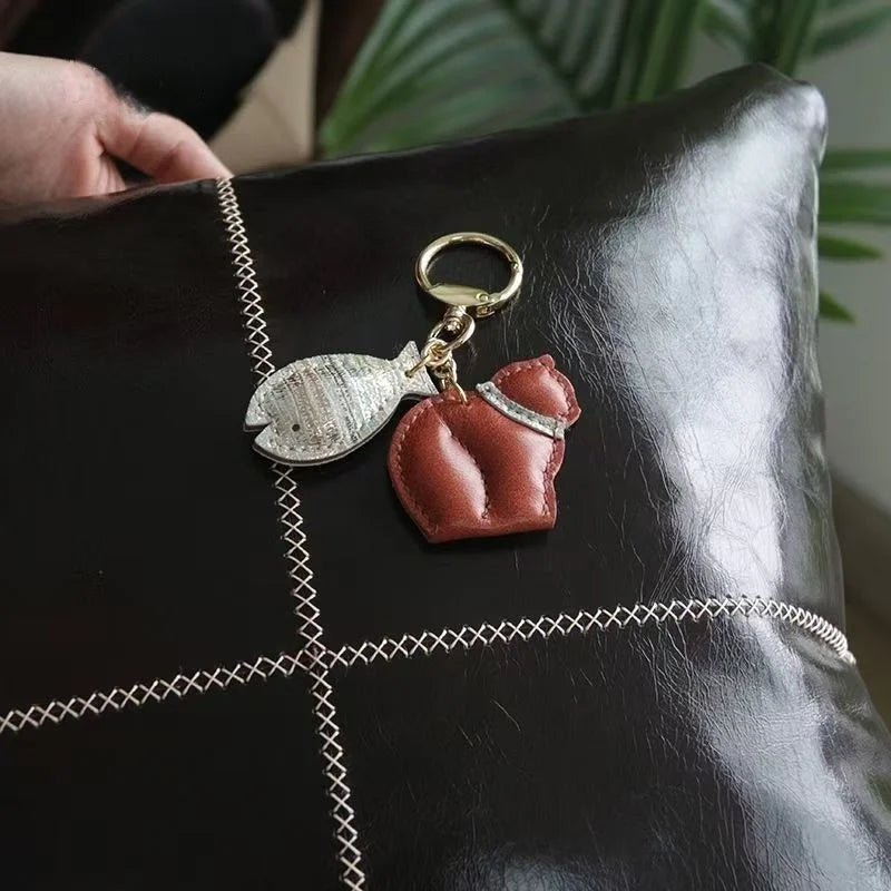 Cat & Fish Leather Bag Charm – Handmade French Goatskin Keychain | Whimsical Duo Pendant | Purse Accessory Gift for Cat Lovers - shewearing