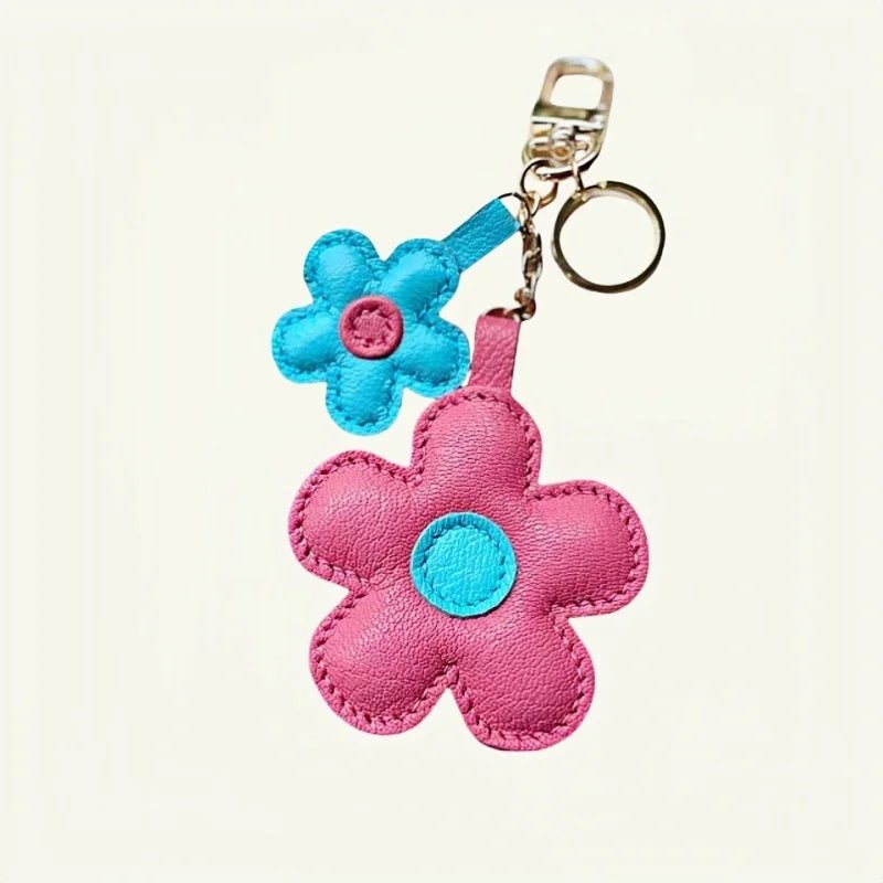 Exquisite Dual - Flower Horseshoe Buckle Sunflower Leather Charm - Multicolor Combination for Bags, Backpacks, and Keys, Perfect as a High - End Gift - shewearing
