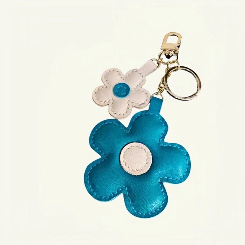Exquisite Dual - Flower Horseshoe Buckle Sunflower Leather Charm - Multicolor Combination for Bags, Backpacks, and Keys, Perfect as a High - End Gift - shewearing