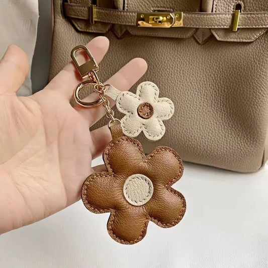 Exquisite Dual - Flower Horseshoe Buckle Sunflower Leather Charm - Multicolor Combination for Bags, Backpacks, and Keys, Perfect as a High - End Gift - shewearing