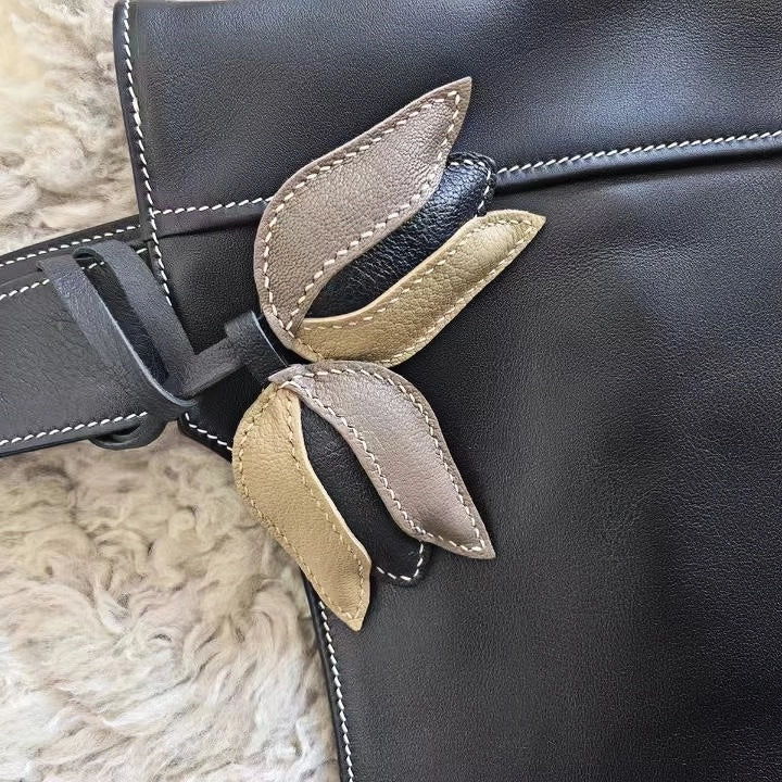 Morandi Tulip – Original Handcrafted Leather Bag Charm, Minimalist Design, French Goatskin Keychain, Elegant Gift for Her - shewearing