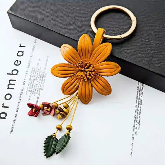 Nordic - Inspired Genuine Leather Floral Bag Charm – Retro Handmade Flower Keychain Pendant for Women | Creative Gift Accessory - shewearing