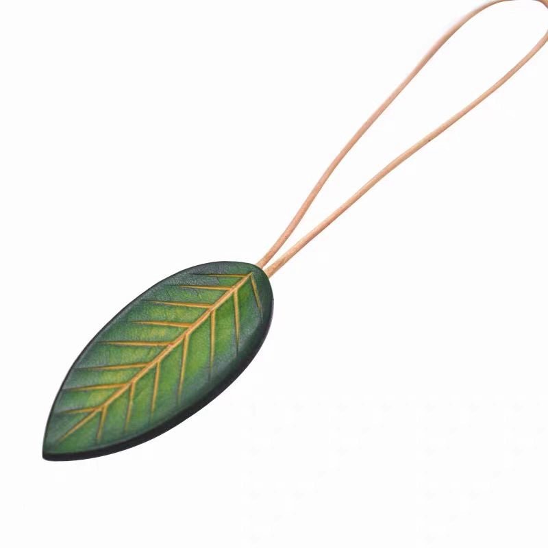 Nordic Minimalist Leaf Charm – Genuine Full - Grain Cowhide, Handcrafted Bag Accessory, Bookmark, Elegant Art Gift - shewearing