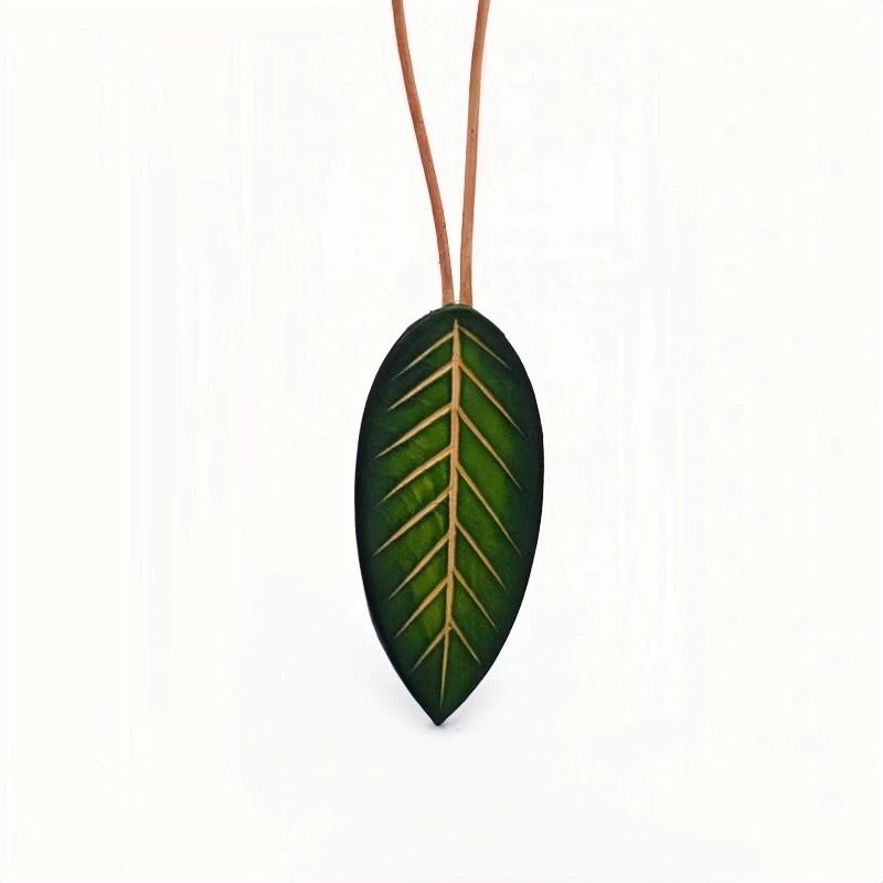 Nordic Minimalist Leaf Charm – Genuine Full - Grain Cowhide, Handcrafted Bag Accessory, Bookmark, Elegant Art Gift - shewearing