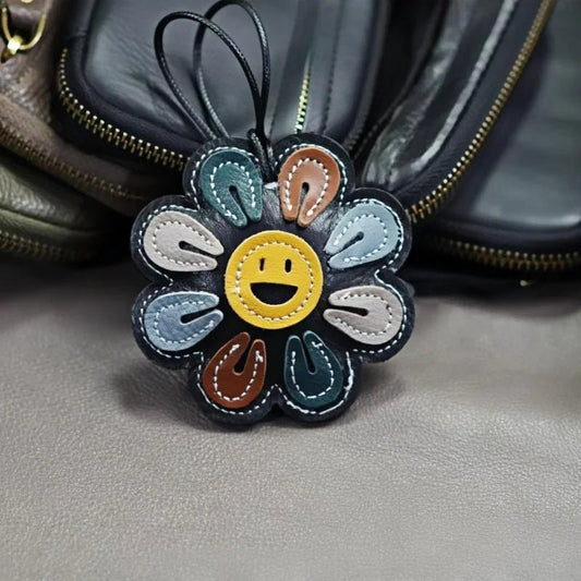 Sunflower Leather Bag Charm – Minimalist Chic Cowhide Pendant for Bags & Accessories - shewearing