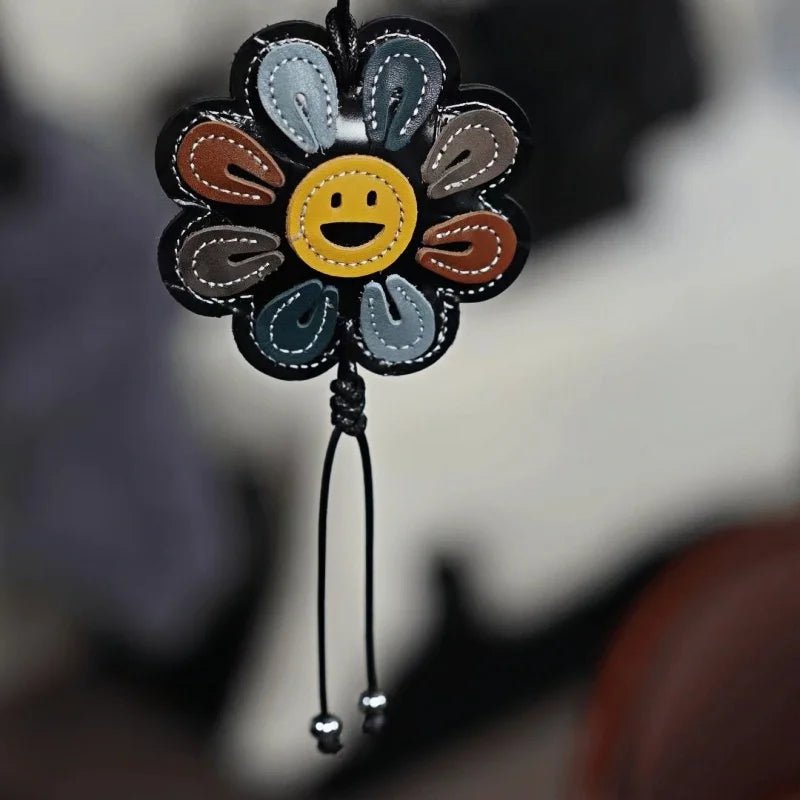 Sunflower Leather Bag Charm – Minimalist Chic Cowhide Pendant for Bags & Accessories - shewearing